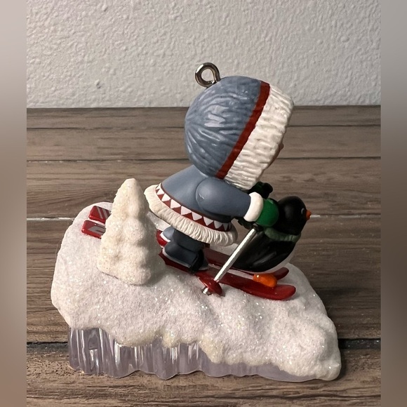 Hallmark NEW 2009 “Frosty Friends” Christmas Ornament 30th in the Series - Picture 8 of 10